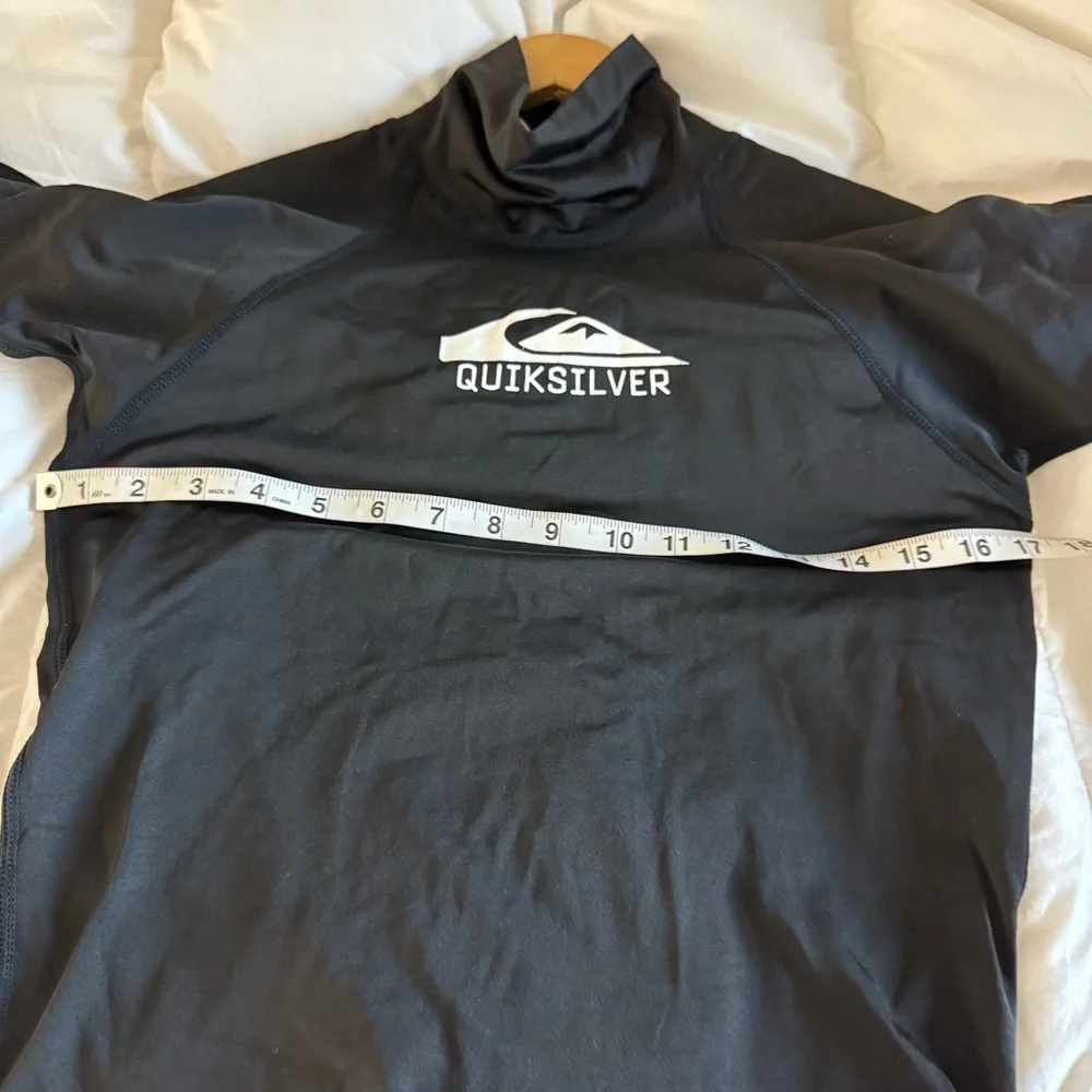 Quiksilver Black Rash Guard for Men Compression Fit Size L - Picture 2 of 9